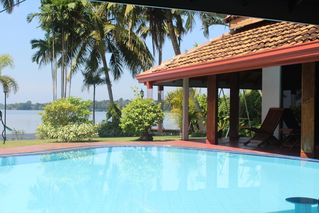 Blue Water Villa Пилияндала Екстериор снимка