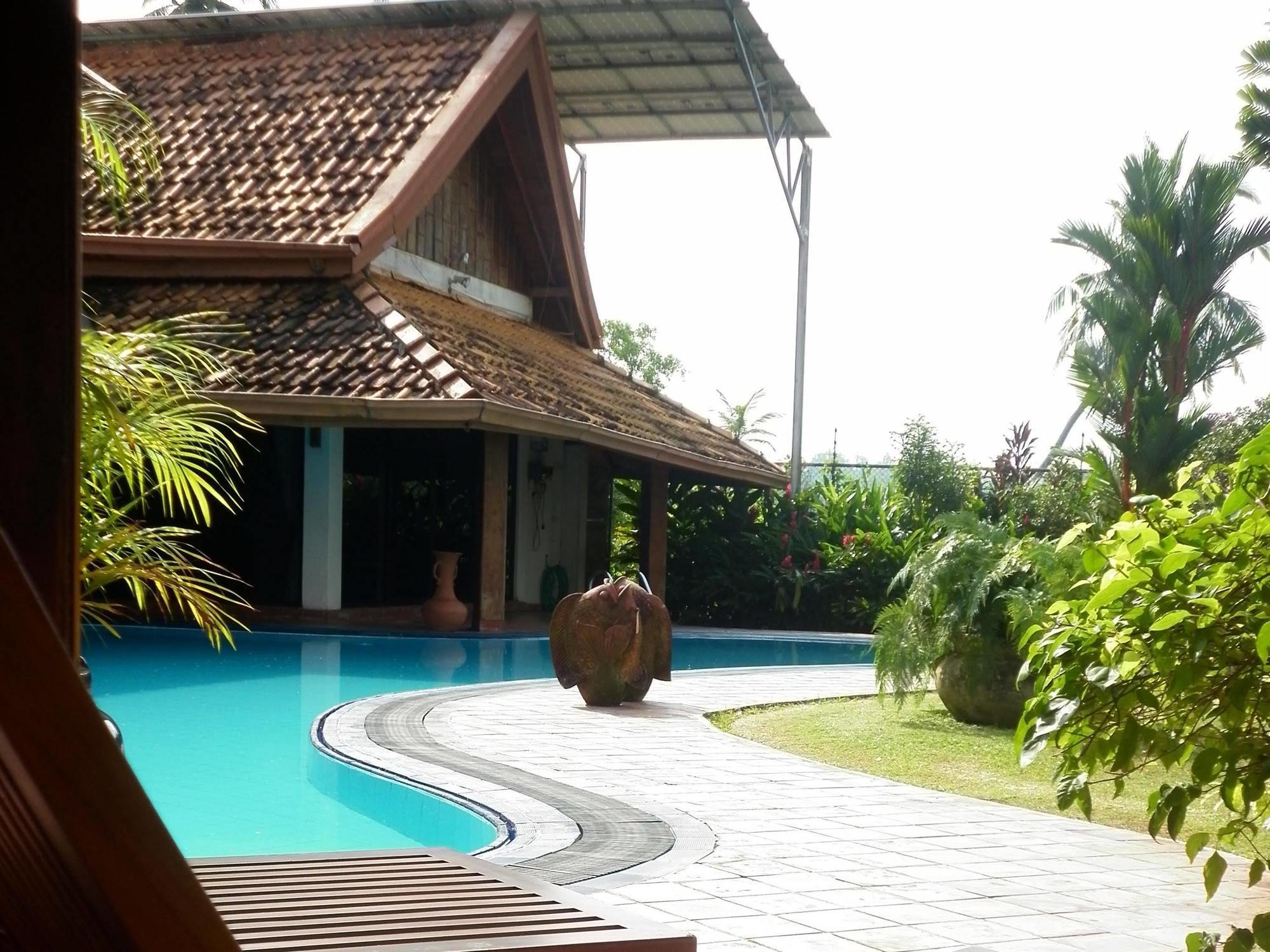 Blue Water Villa Пилияндала Екстериор снимка