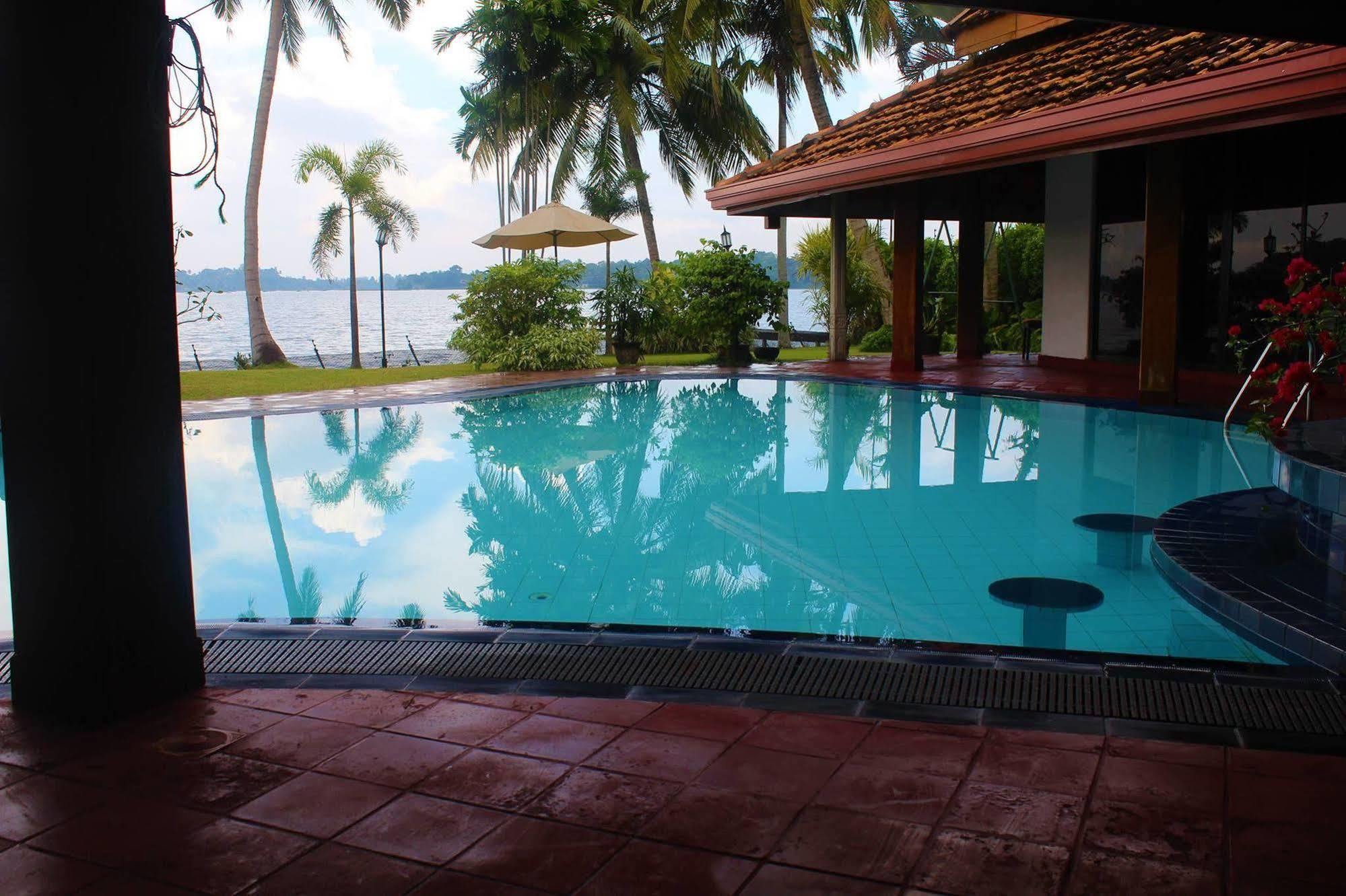 Blue Water Villa Пилияндала Екстериор снимка