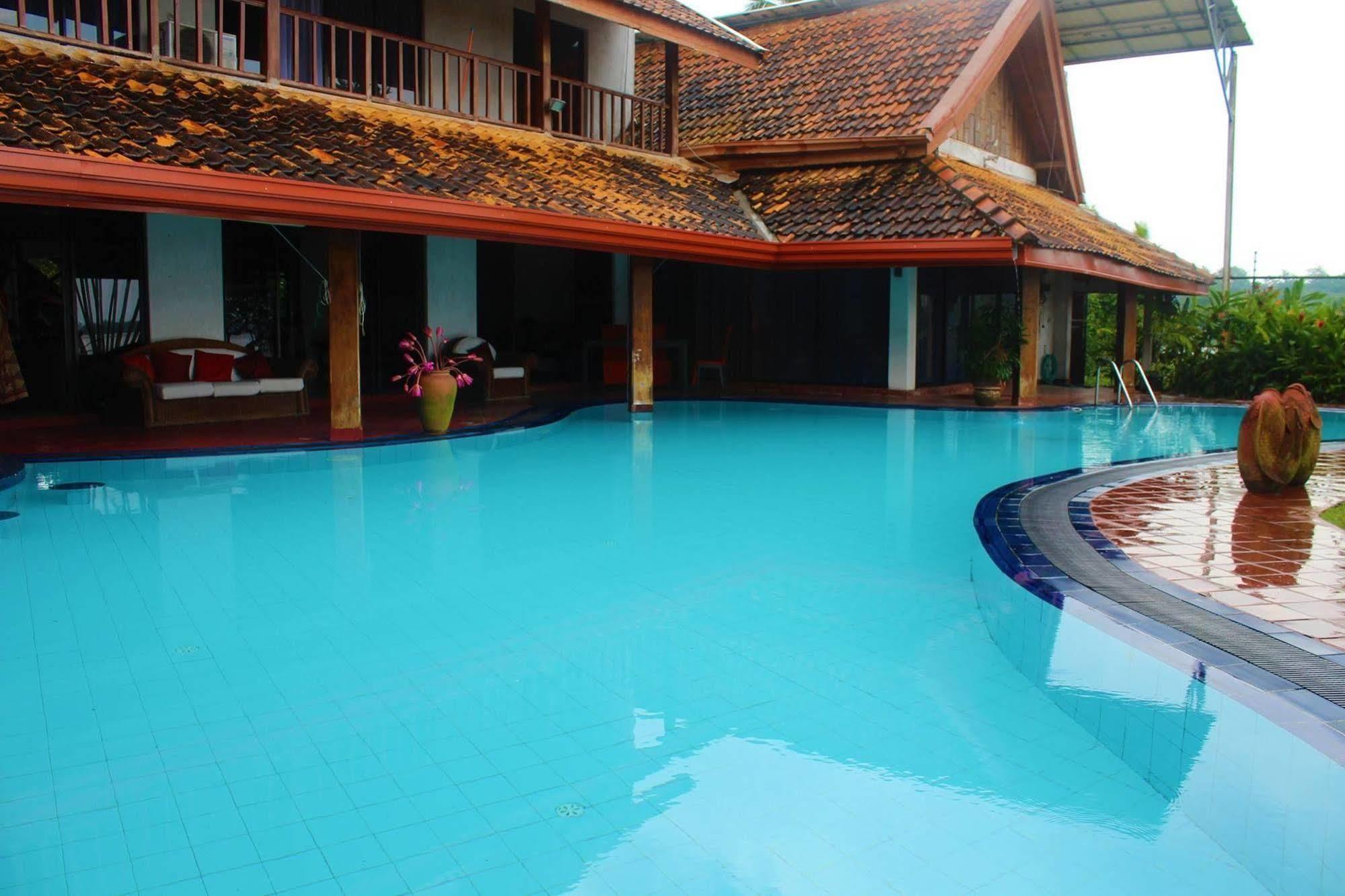 Blue Water Villa Пилияндала Екстериор снимка