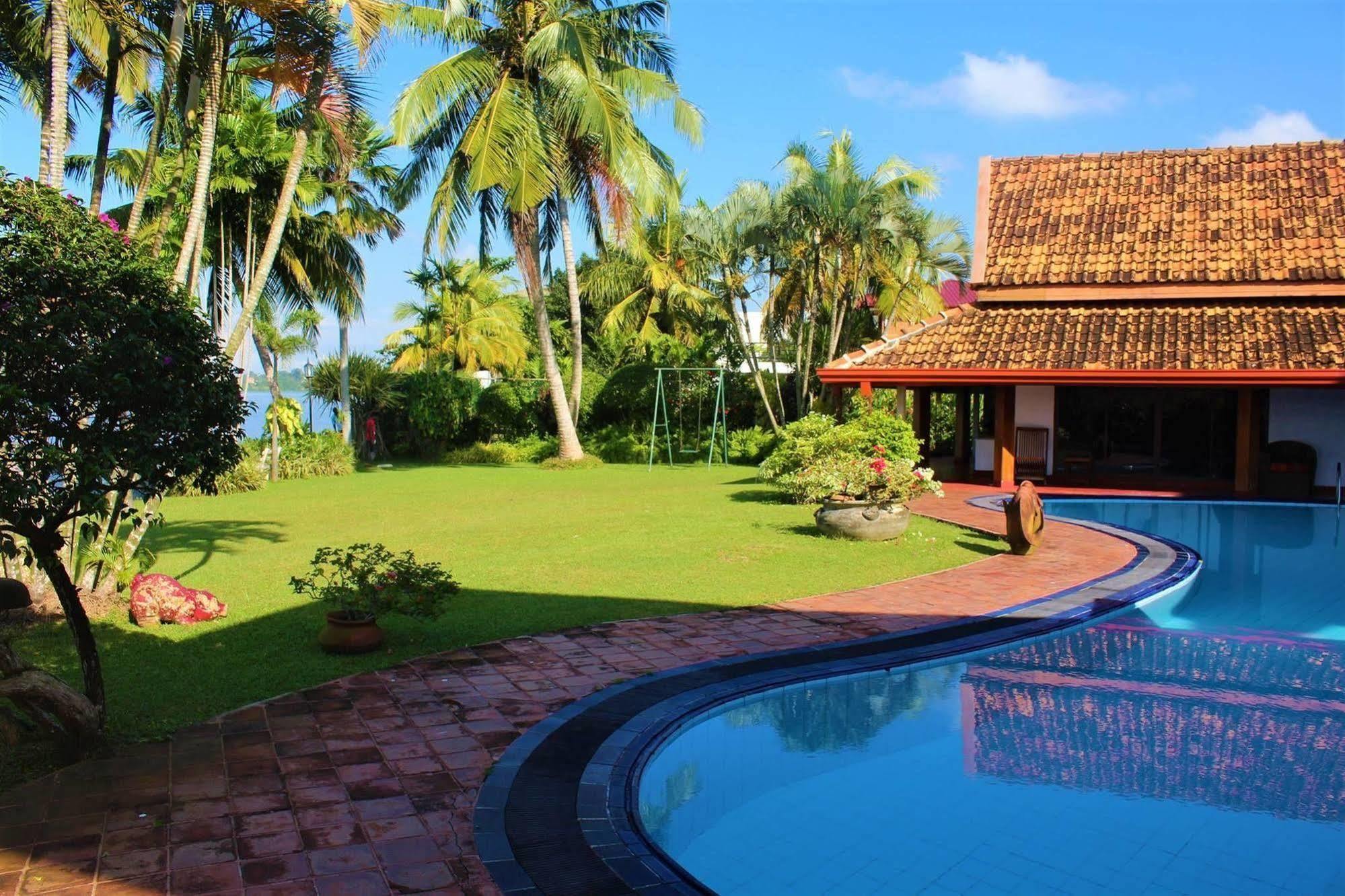 Blue Water Villa Пилияндала Екстериор снимка