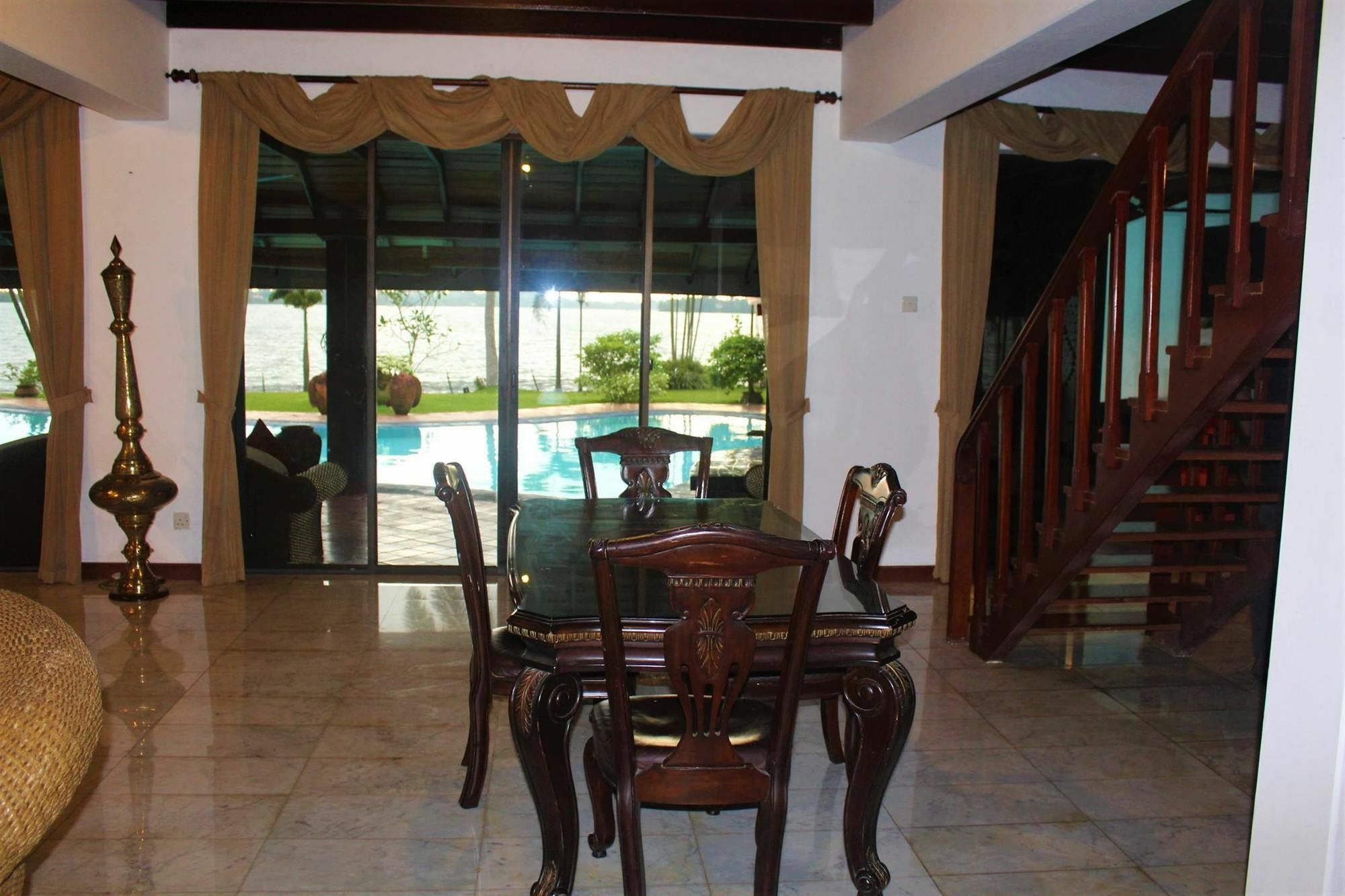 Blue Water Villa Пилияндала Екстериор снимка